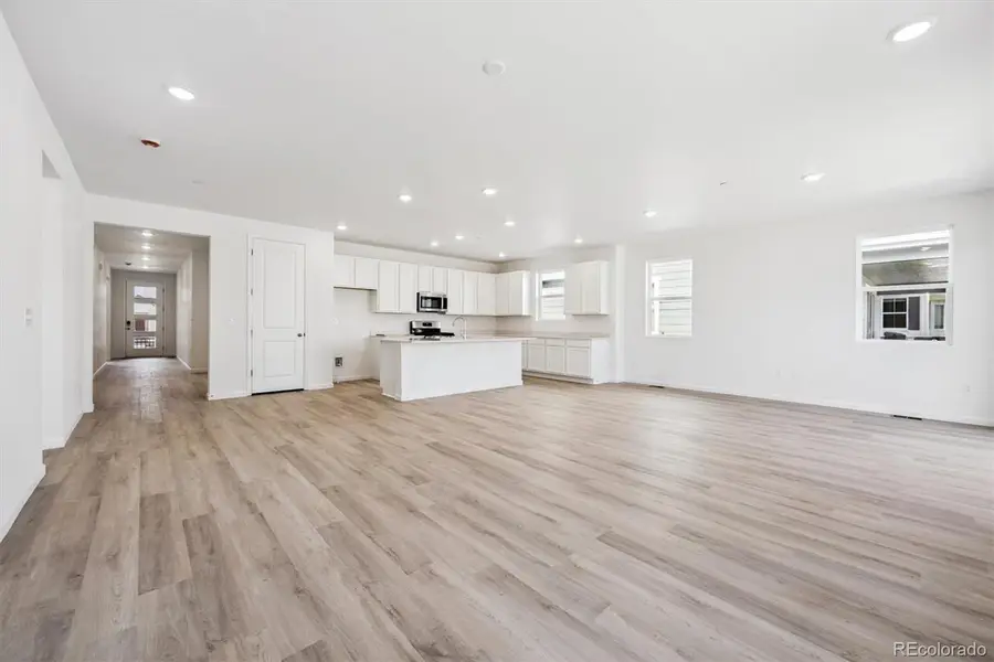 9182 Telluride Court, Commerce City, CO 80022 - Image #3