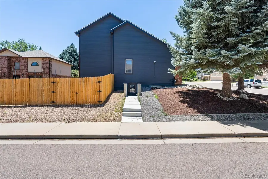 1464 Cherrywood Way, Longmont, CO 80504 - #2