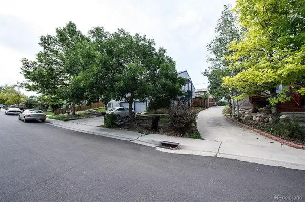 2265 W Hillside Avenue, Englewood, CO 80110