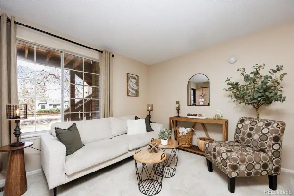 819 Summer Drive, Highlands Ranch, CO 80126