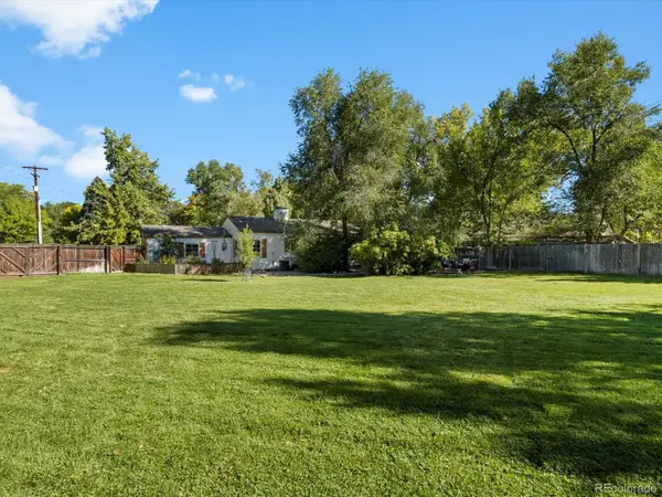 16 Lakewood Heights, Lakewood, CO 80215