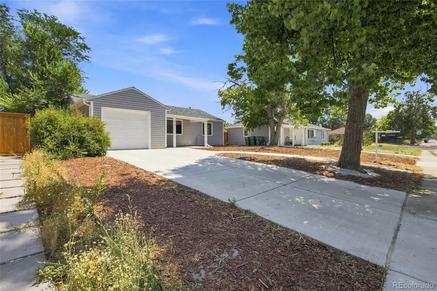 812 Geneva Street, Aurora, CO 80010 - #2