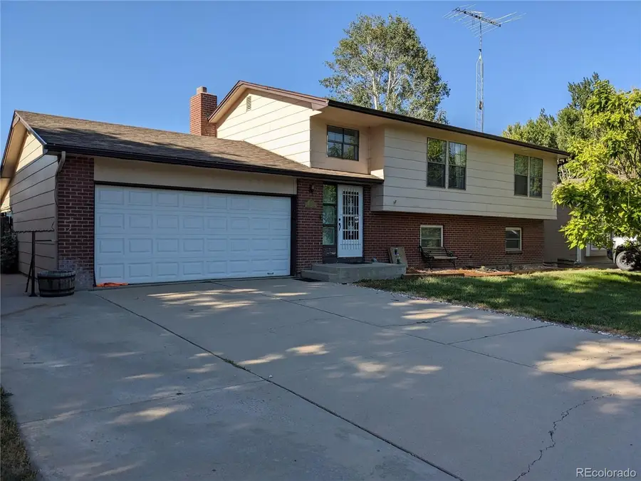 911 Pawnee Avenue, Fort Morgan, CO 80701 - #2