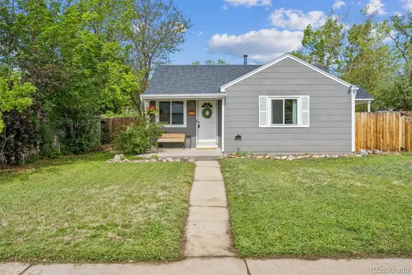 915 Newark Street, Aurora, CO 80010