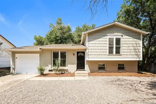 2551 S Kittredge Way, Aurora, CO 80013