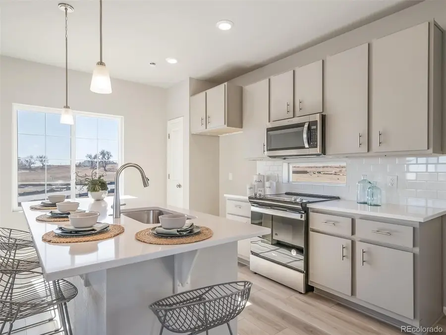 46597 Sunflower Lane, Bennett, CO 80102 - Image #2