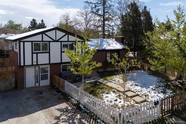 900 Evanston Street, Aurora, CO 80011