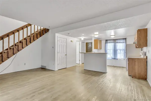 1545 S Ouray Circle #B, Aurora, CO 80017