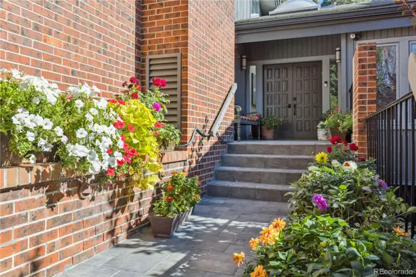 16 Beacon Hill Lane, Greenwood Village, CO 80111