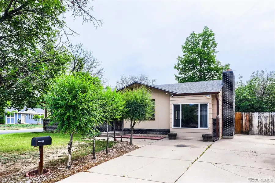 904 S Macon Street, Aurora, CO 80012 - #2