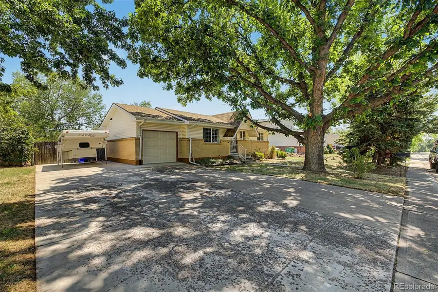 888 S Owens Court, Lakewood, CO 80226 - #2