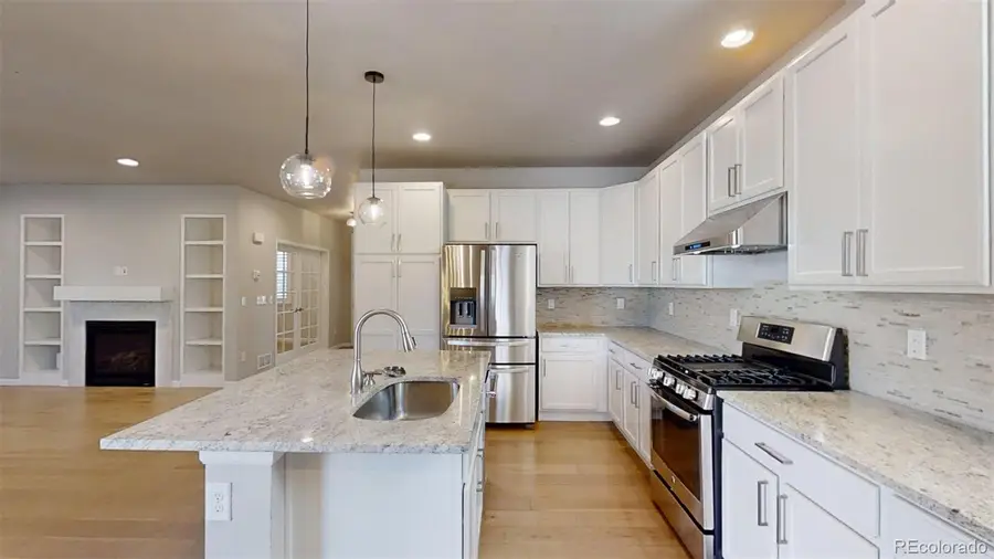 521 E Hinsdale Avenue, Littleton, CO 80122 - #3