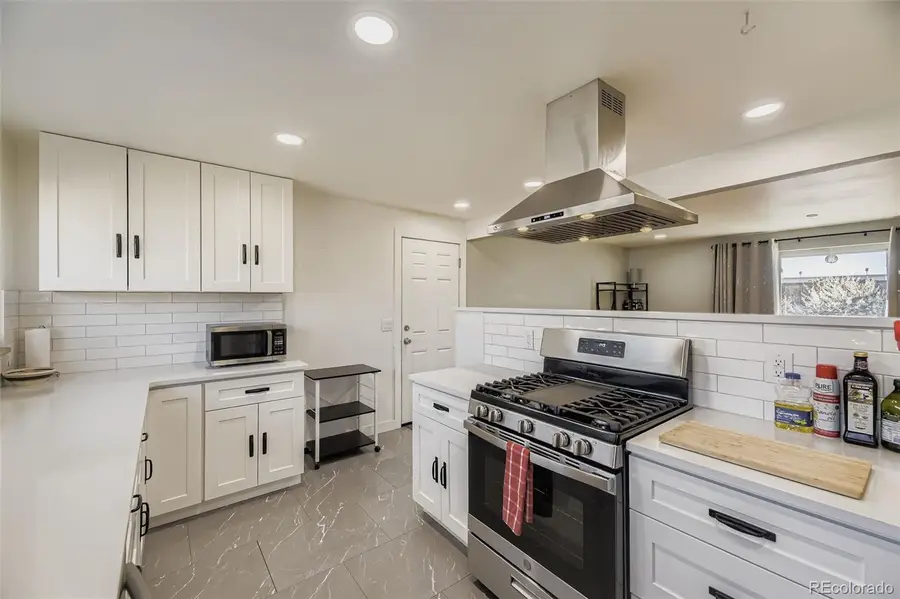 471 Iola Street, Aurora, CO 80010 - Image #2