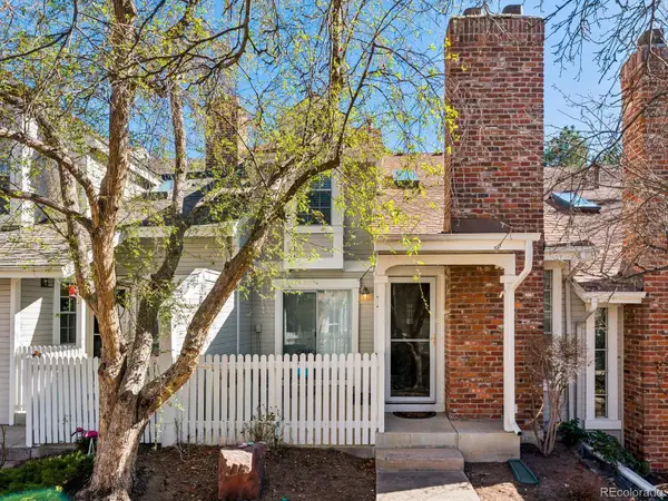 2885 W Long Circle #B, Littleton, CO 80120