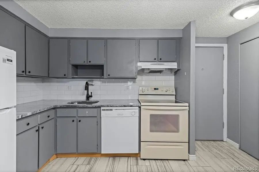 1302 S Parker Road #128, Denver, CO 80231 - Image #2