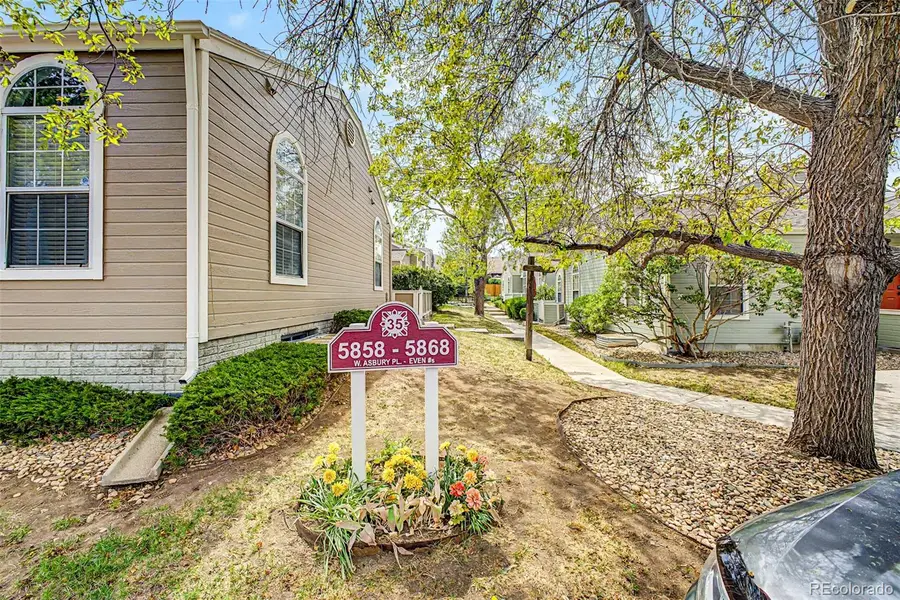 5868 W Asbury Place, Lakewood, CO 80227 - #3