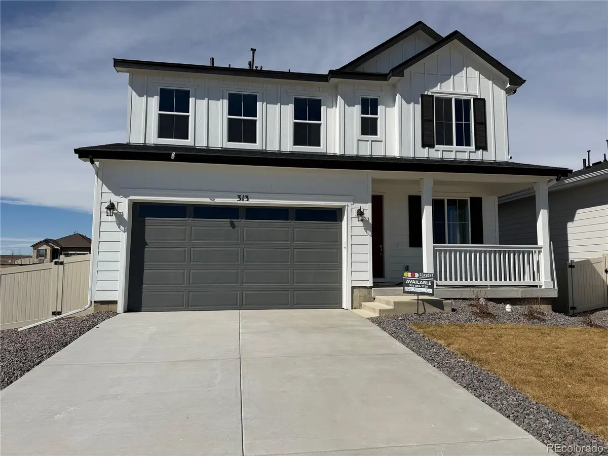 313 W Spruce Street, Keenesburg, CO 80643 - #1