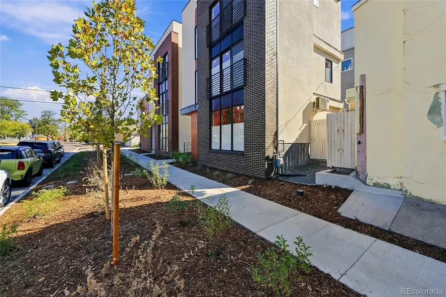 1220 E 35th, Denver, CO 80205 - #3