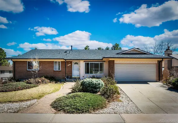 2012 S Yank Way, Lakewood, CO 80228