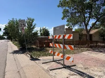 1709 Paris Street, Aurora, CO 80010