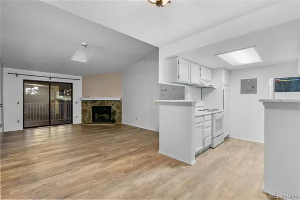 910 S Walden Street #206, Aurora, CO 80017