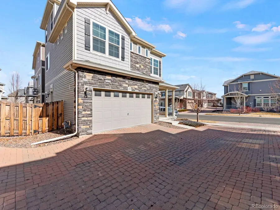 231 S Old Hammer Court, Aurora, CO 80018 - #2