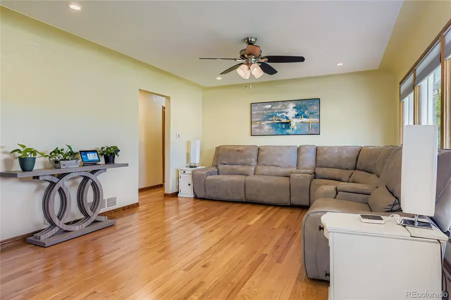 664 S Washington Circle, Englewood, CO 80113 - #3