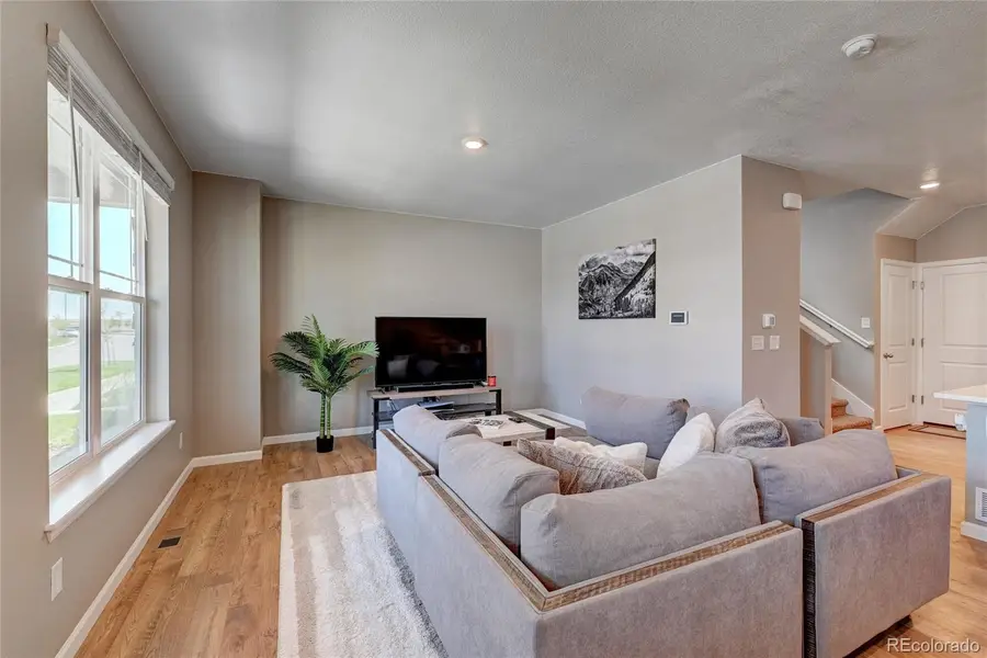 21862 E 8th Avenue E, Aurora, CO 80018 - Image #3