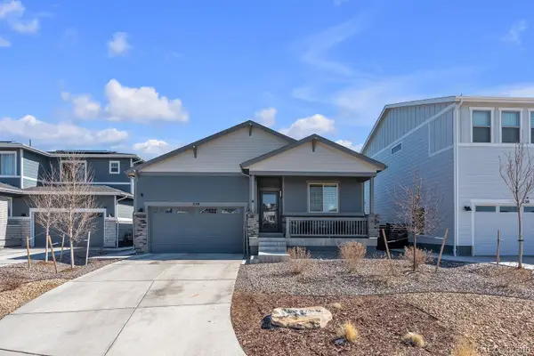 220 S Vandriver Way, Aurora, CO 80018