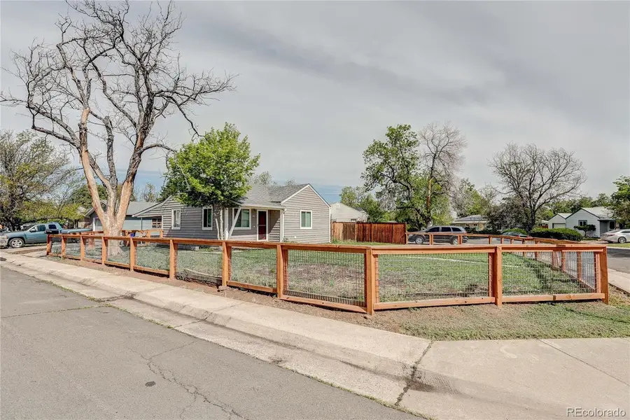 705 Newark Street, Aurora, CO 80010 - #2