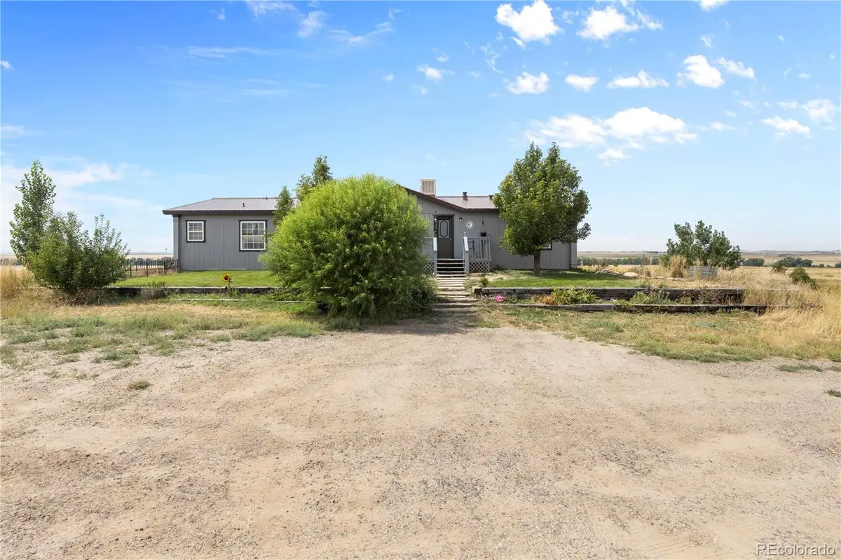 47904 Dartmouth Avenue, Bennett, CO 80102 - Image #1