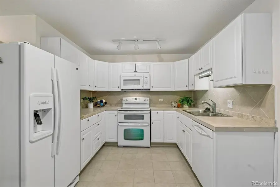 745 S Alton Way #2A, Denver, CO 80247 - #3
