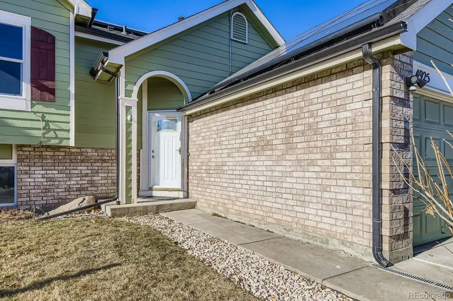 4925 Freeport Way, Denver, CO 80239 - Image #2