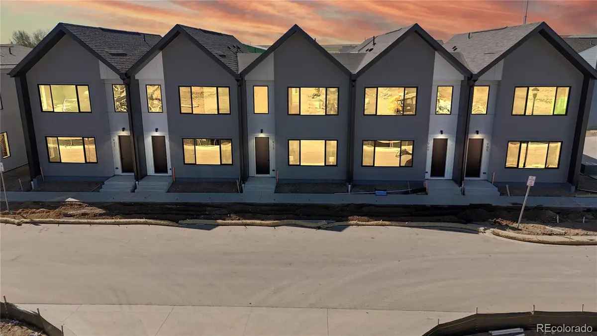 913 Edge Circle, Longmont, CO 80501 - #1