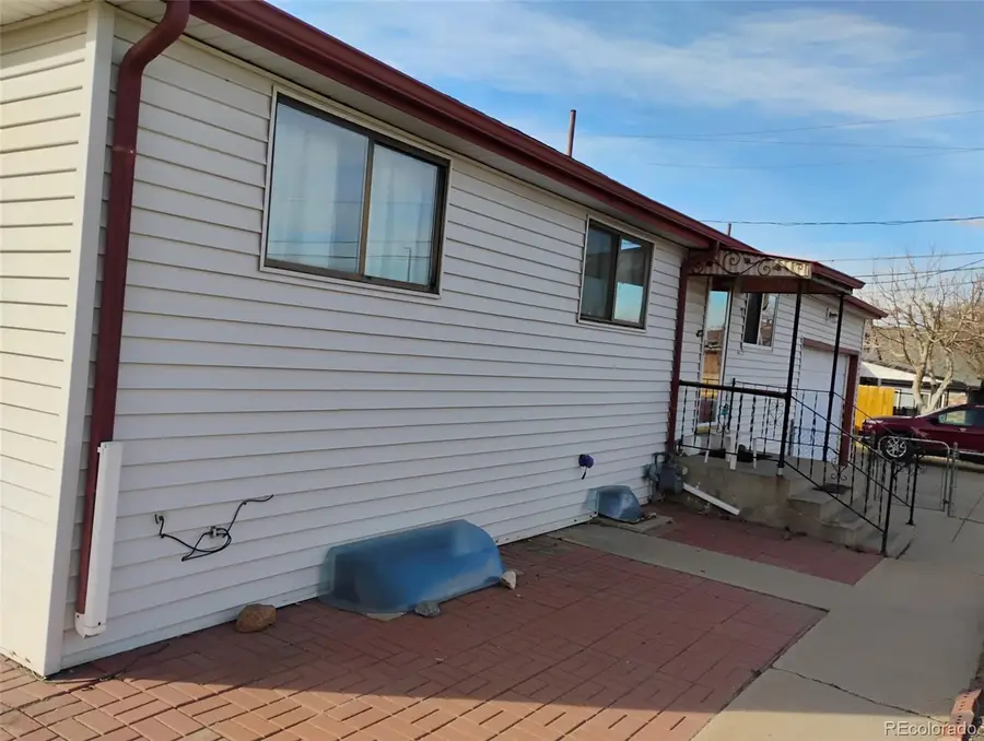 6081 E 61st Avenue, Commerce City, CO 80022 - #2