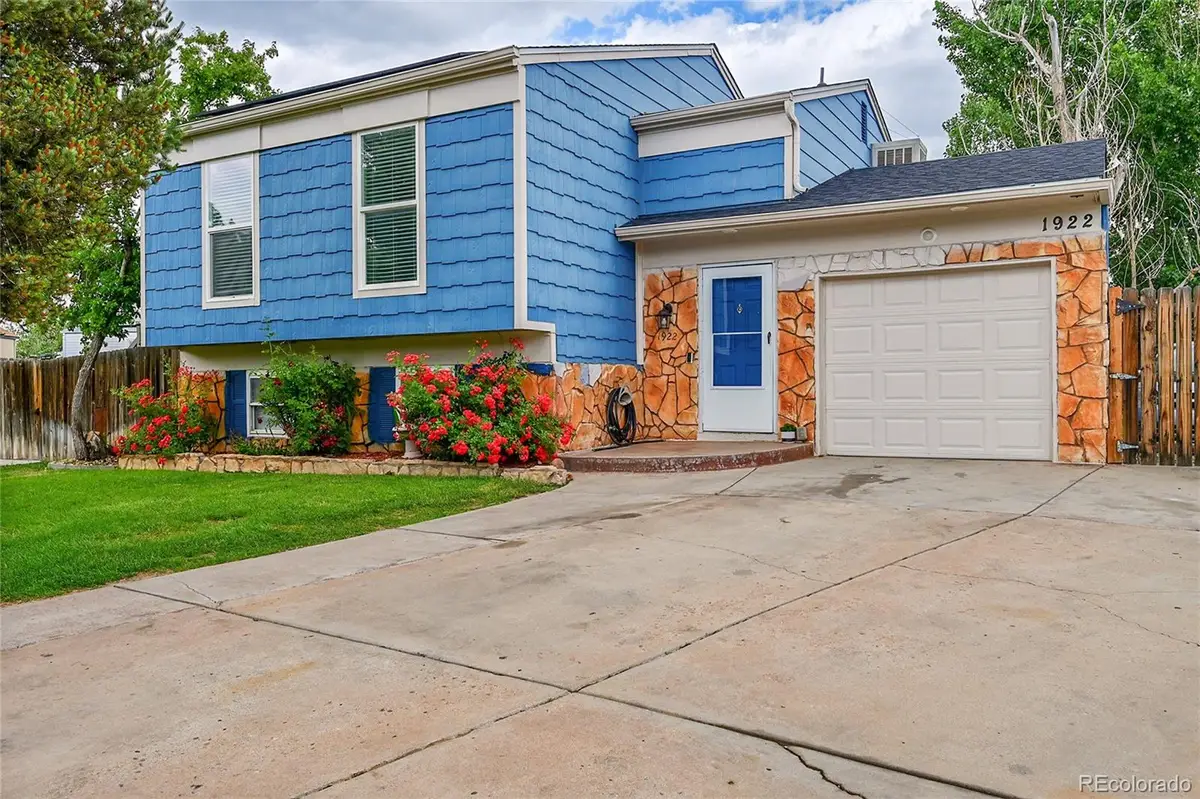 1922 Danube Way, Aurora, CO 80011 - Image #1