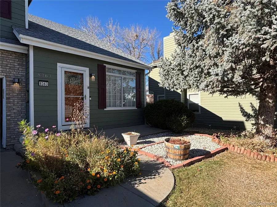 8363 Sunnyside Court, Highlands Ranch, CO 80126 - Image #2