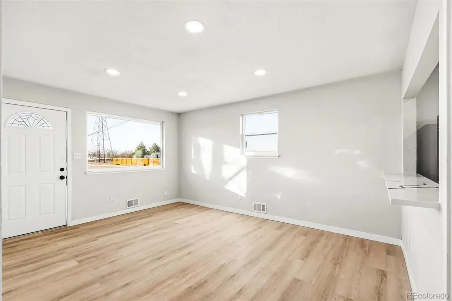 6890 Ivanhoe Street, Commerce City, CO 80022 - Image #3