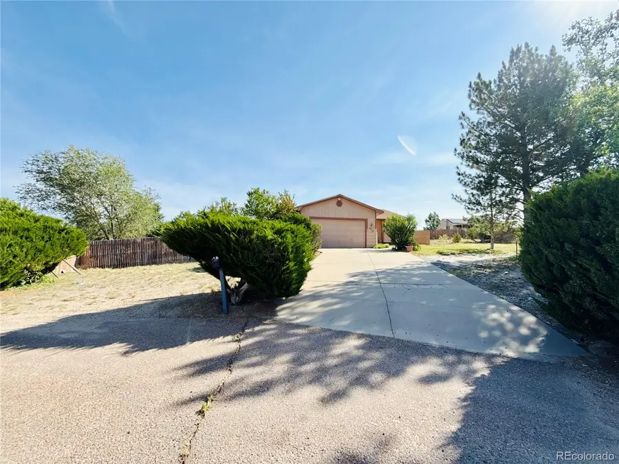 910 S Elgin Court, Pueblo, CO 81007 - #2