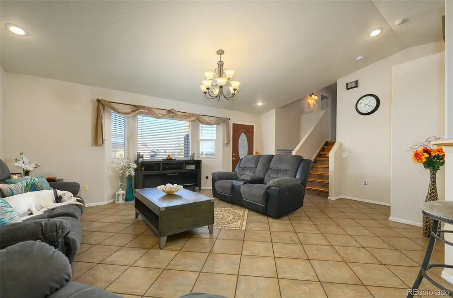 758 E Woodleaf Drive, Pueblo, CO 81007 - #3