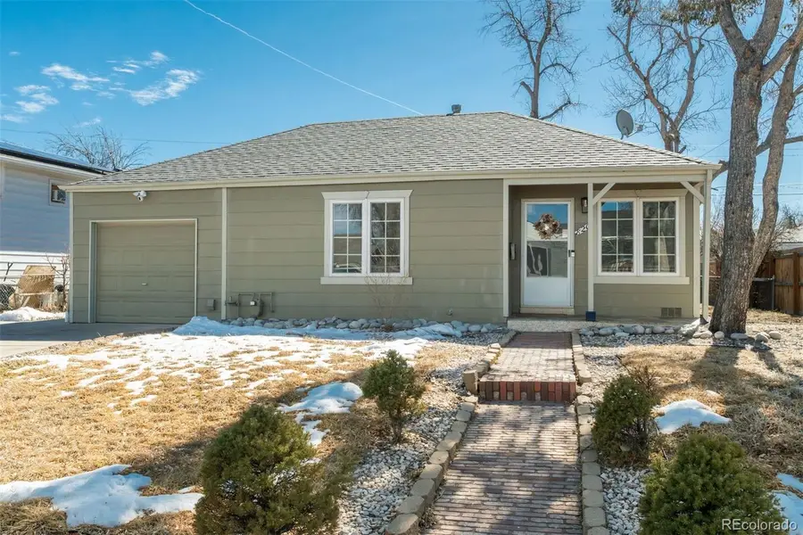 820 Newark Street, Aurora, CO 80010 - #2