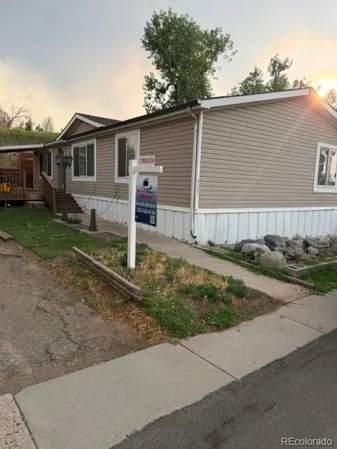 1645 Eisenhower Way, Aurora, CO 80011