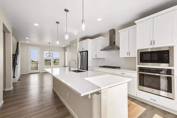 12331 Farmview Lane, Thornton, CO 80241