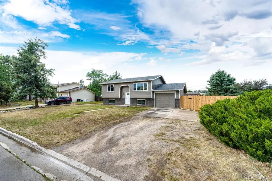 841 S Elbert Street, Elizabeth, CO 80107 - #2