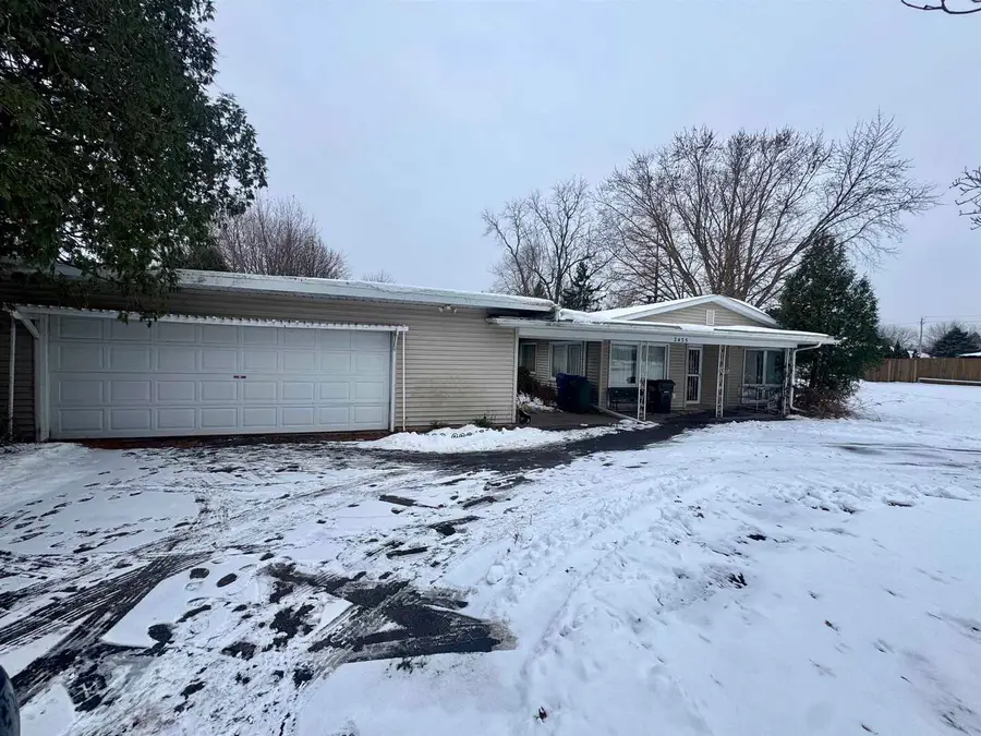 2435 E 41st Street, Davenport, IA 52806 - #3