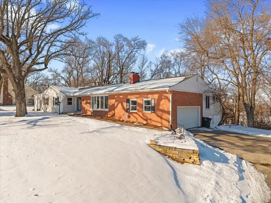 8210 Ridgewood Road, Rock Island, IL 61201 - Image #3