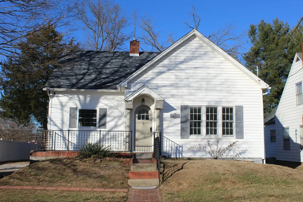 1126 Oakland Avenue, Mount Vernon, IL 62864 - Image #1