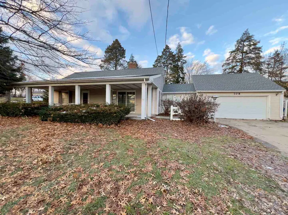 108 E 37th Street, Davenport, IA 52806 - #1