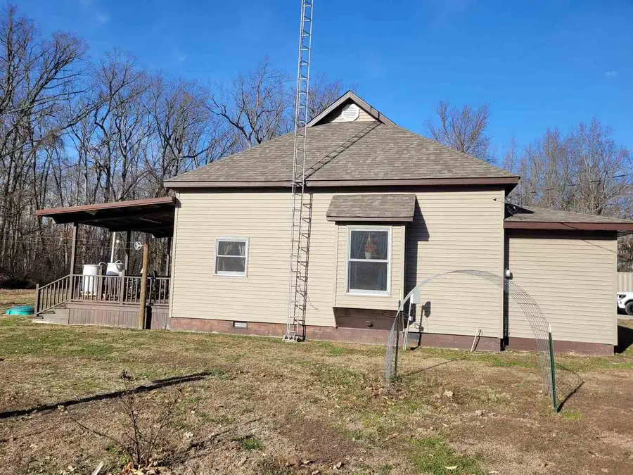 5531 N Hickory Lane, Bonnie, IL 62816 - Image #2