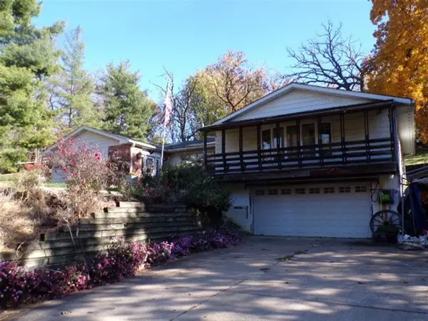 18095 242nd Avenue, Bettendorf, IA 52722